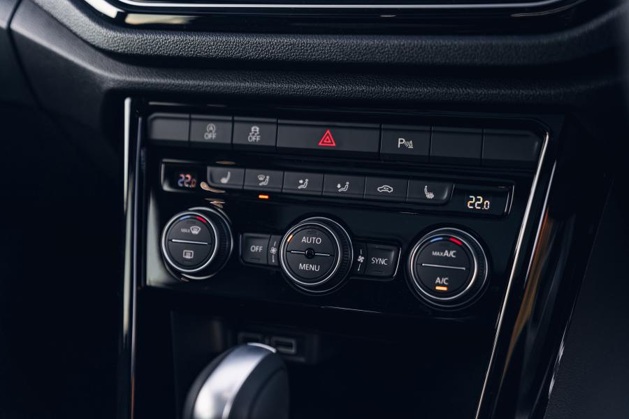 Детали интерьера Volkswagen T-Roc R 2020 года  (UK) (фото 57 из 58)